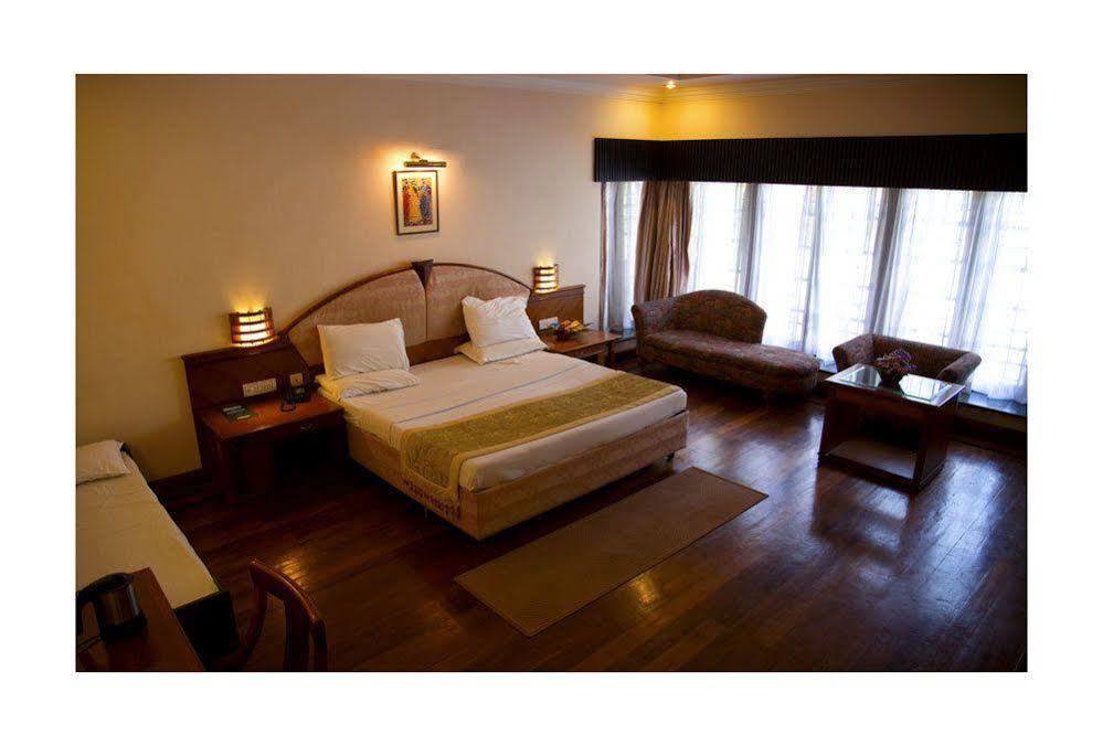 Ktdc Aranya Nivas Thekkady Hotel Kumily Buitenkant foto