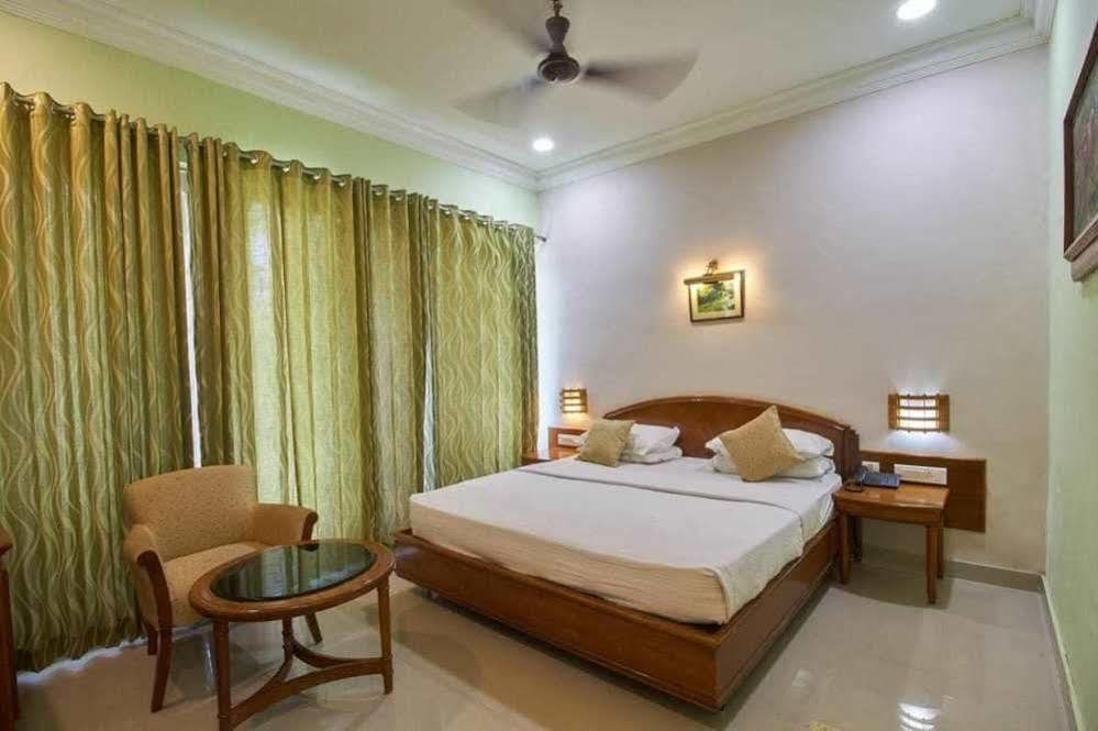 Ktdc Aranya Nivas Thekkady Hotel Kumily Buitenkant foto