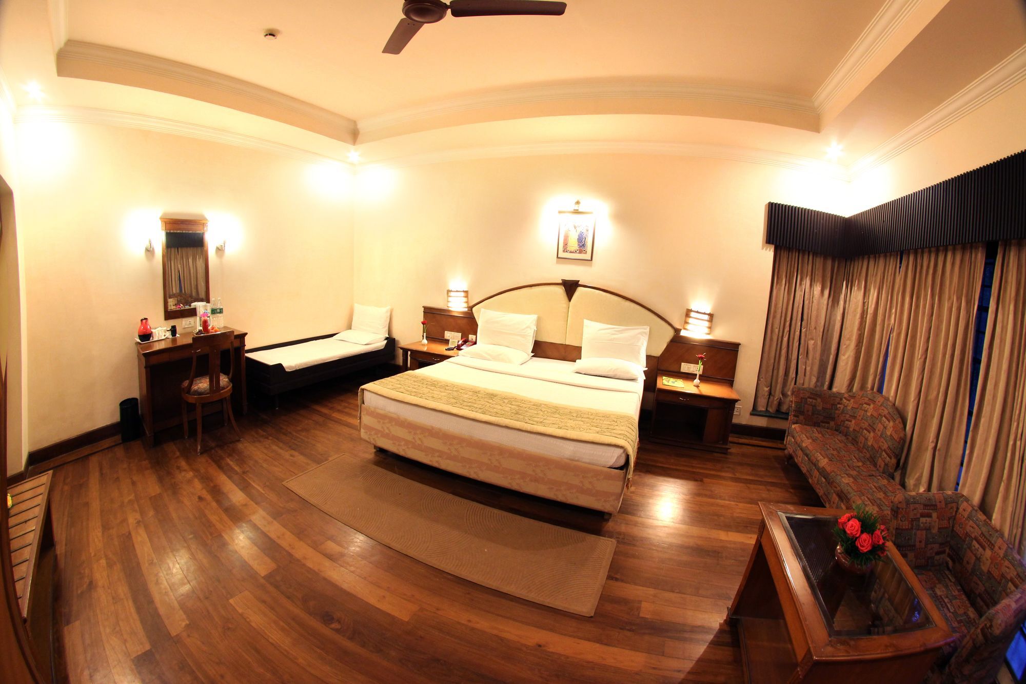 Ktdc Aranya Nivas Thekkady Hotel Kumily Buitenkant foto